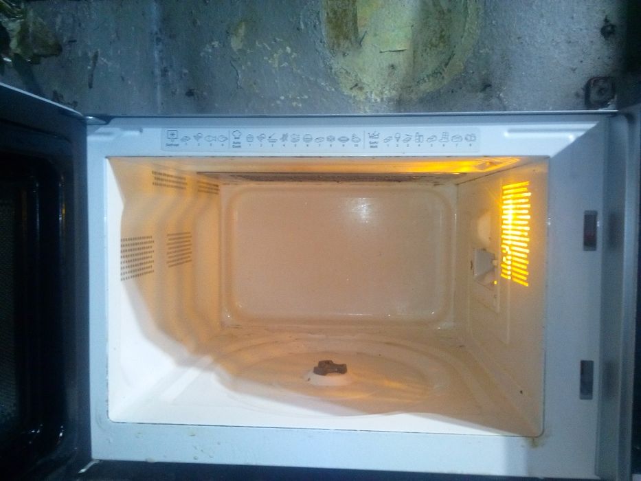 Vendo 2 microondas estado novo 30€