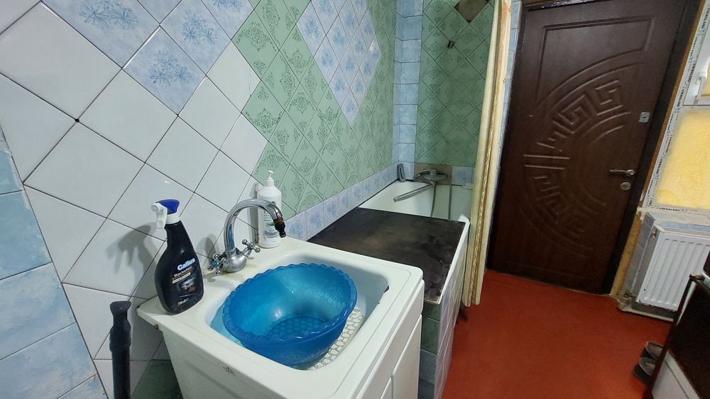 Продам 2-кімнатну квартиру. Вул.Покровська,28