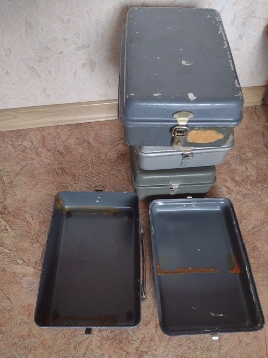 Металева скринька ящик