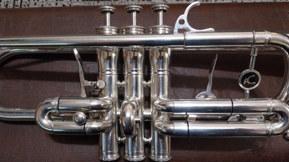 Trompete A. Courtois em dó