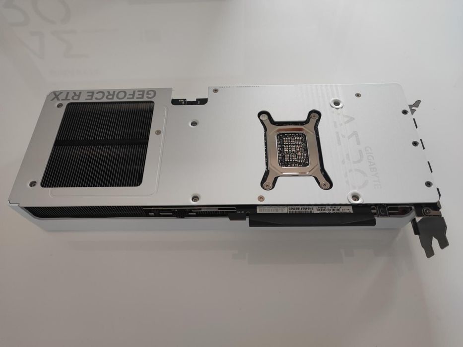 RTX 5080 Gigabyte AERO OC SFF 16 GB
