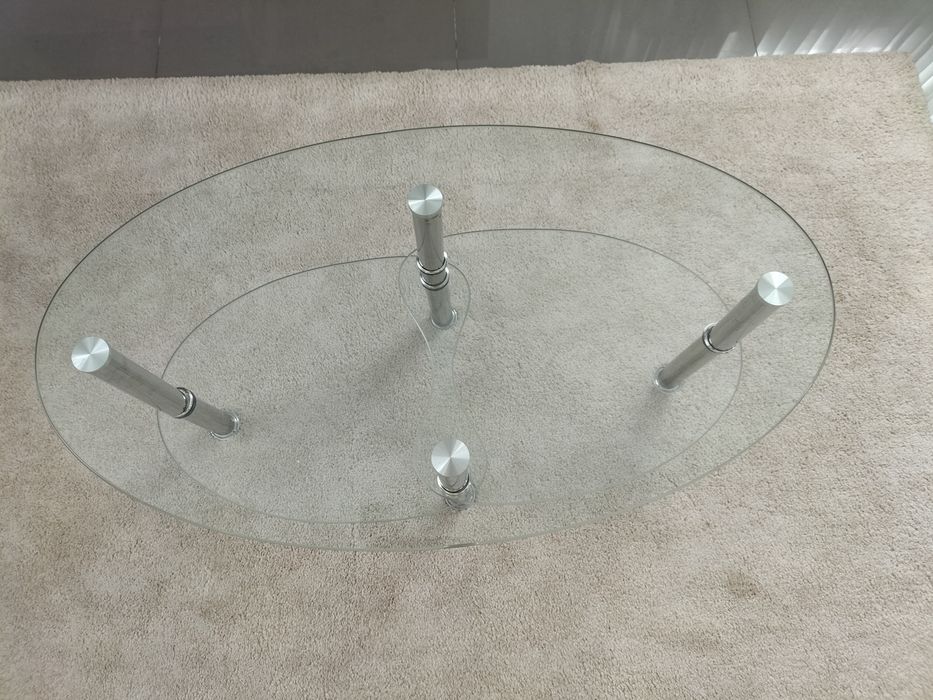 Mesa de sala de vidro .
