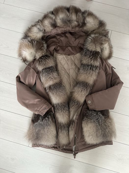 Продам парку с мехом