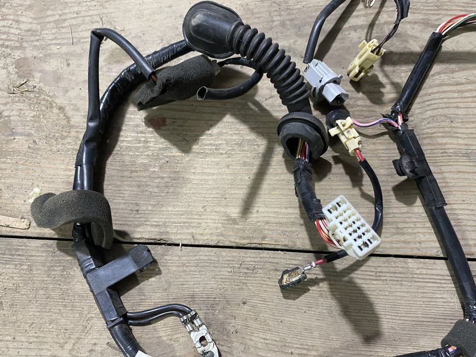 Mazda 3 bk проводка кришки багажника, ляди. Розʼєми, конектори, фішки.