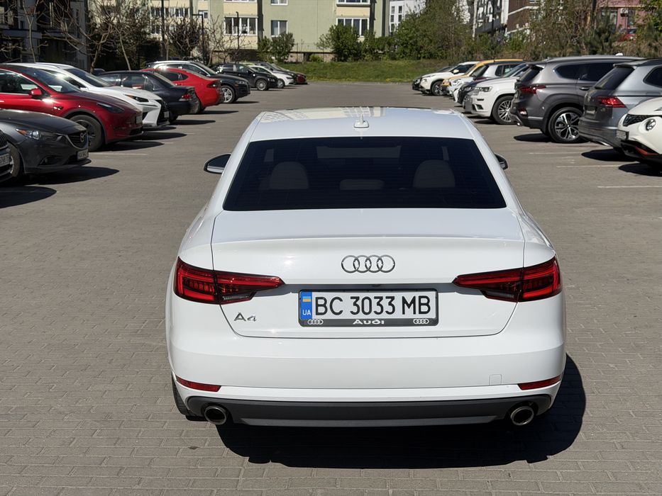 Ауді А4 2017 рік 2.0 бензин автомат