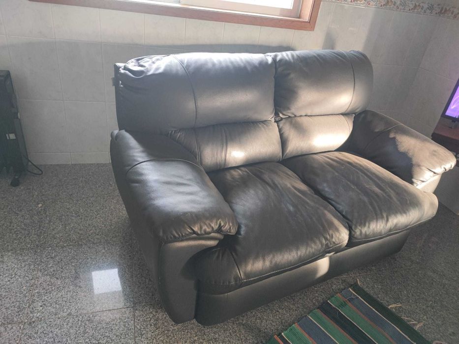 Sofá Preto em couro