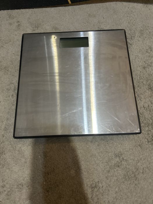 Digital Scale423806902836940800