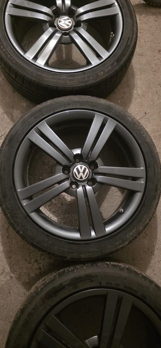 Felgi aluminiowe VW + opony – komplet 4 szt. – grafit