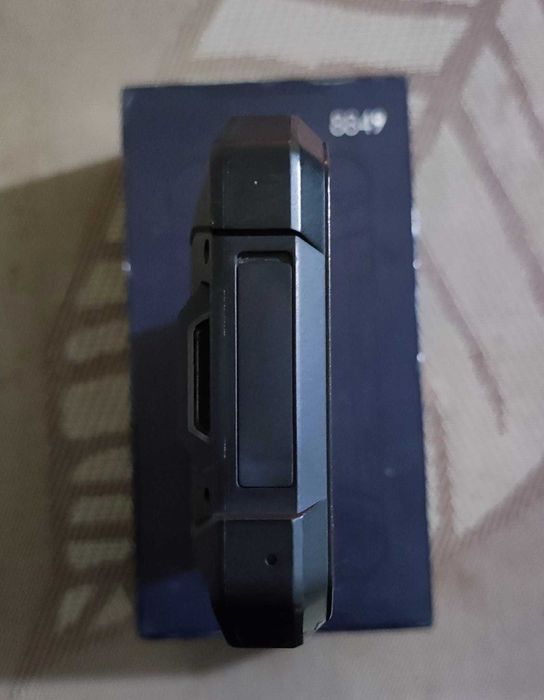 Telemóvel TANK 2 com projetor