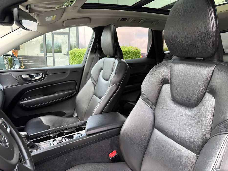 Volvo XC60 T5 Momentum      2020