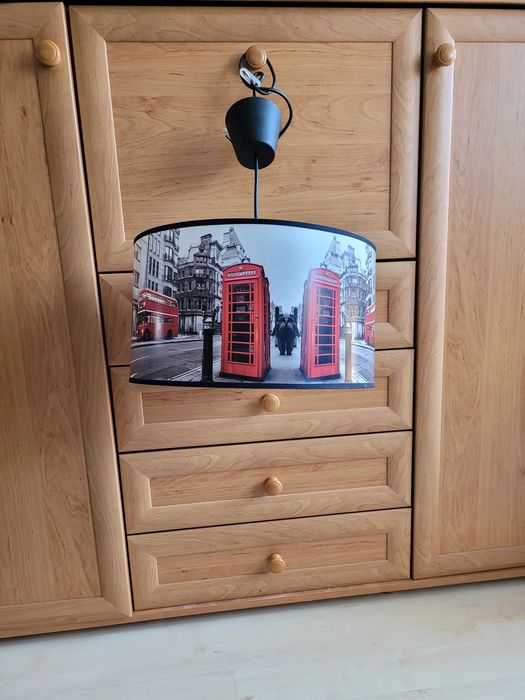 Lampa wiszącą  / żyrandol Londyn