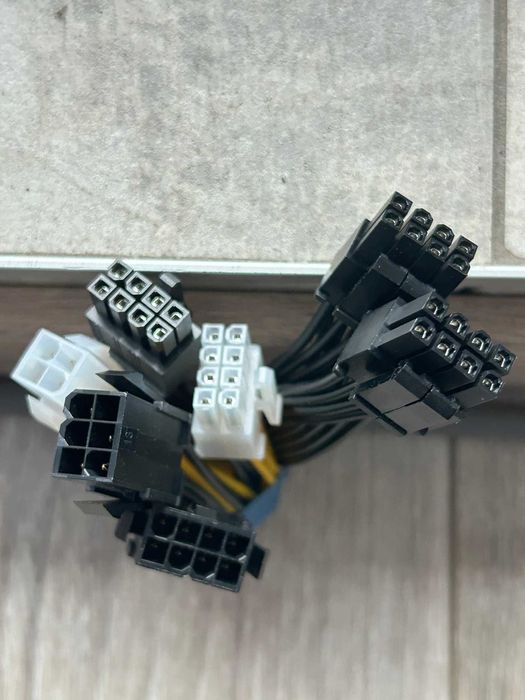 Kable do komputera pod CPU