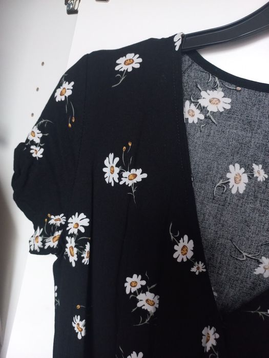 Sukienka w stokrotki