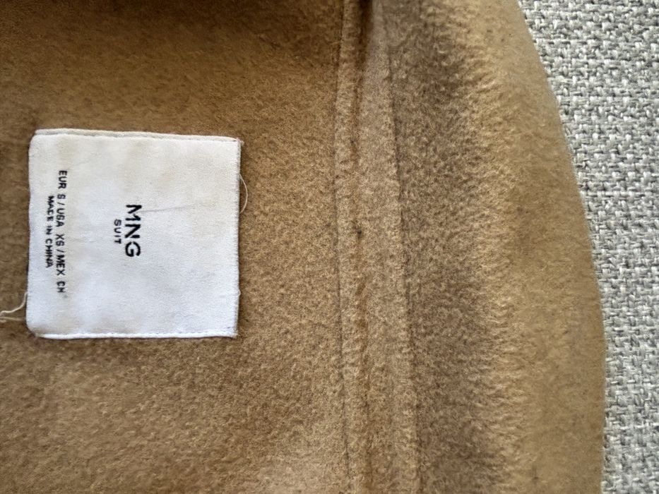 Пальто осіннє Mango