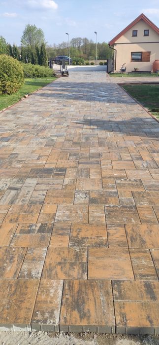 Układanie Kostki Brukowej Solidnie i Profesjonalnie .