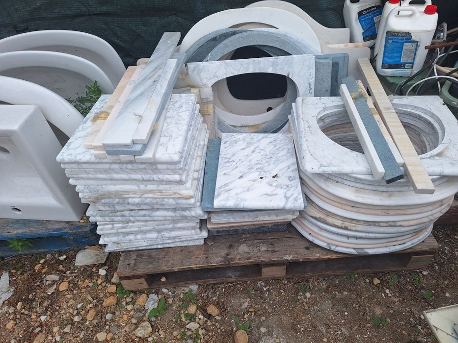 Lavatorios com e sem base.Bidés Moveis Pedras e algumas bases de duche- Tudo Novo para casa de Banho/WC
