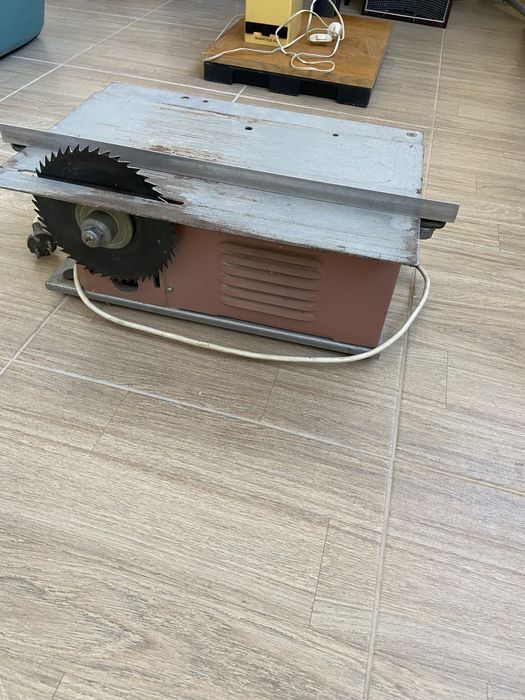 Станок  циркулярный