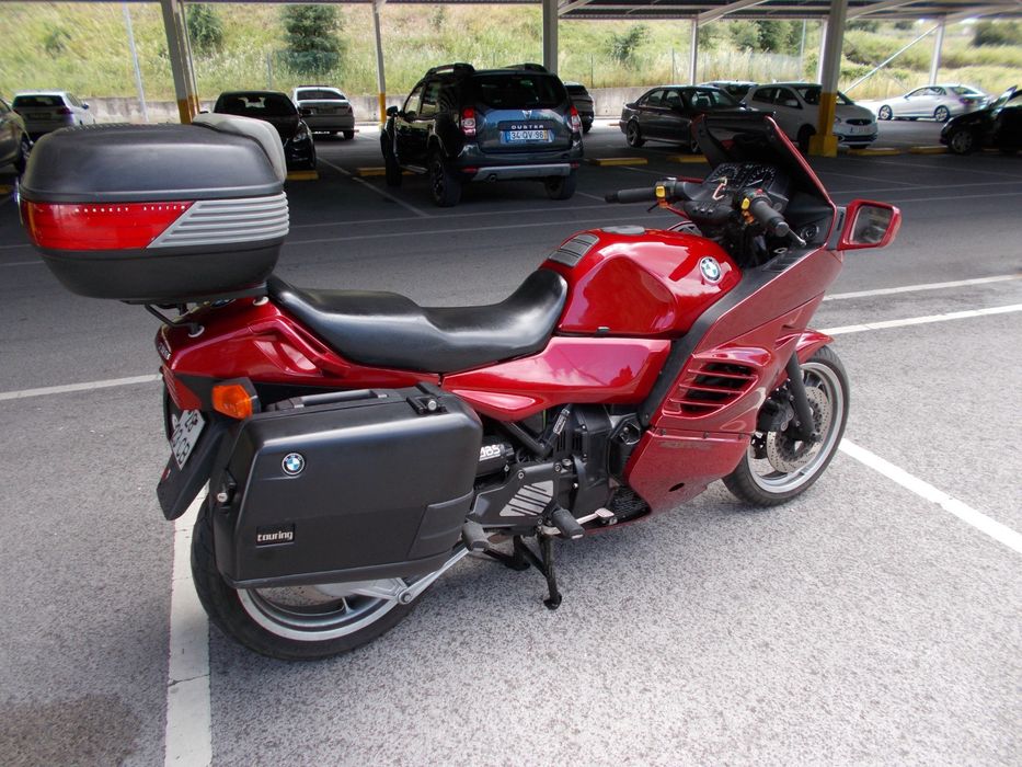 BMW K1100 RS de garagem