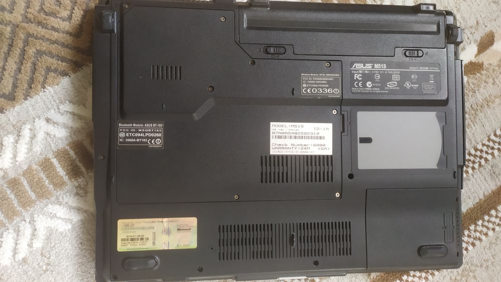 Продам ноутбук робочий