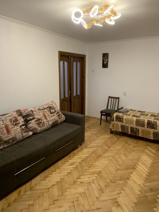 ТРИкімнатна квартира,Док.4 окремих спал місця 3 двох спал чешка2поверх