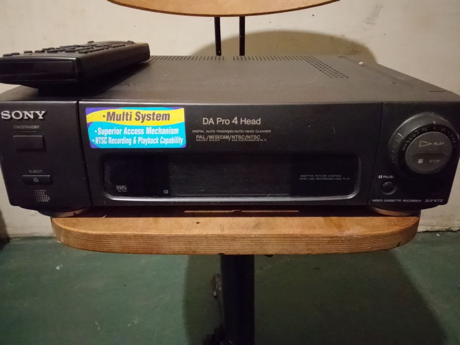Відео магнітофон sony