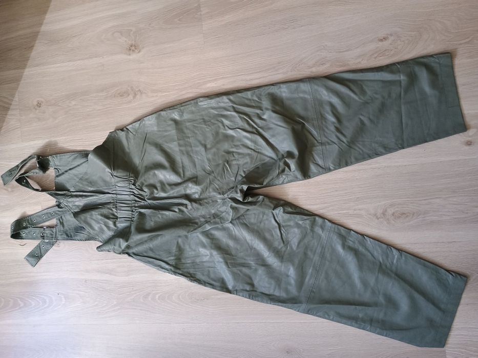 Spodnie ogrodniczki damskie Stradivarius 40 plus bluza pod kolor