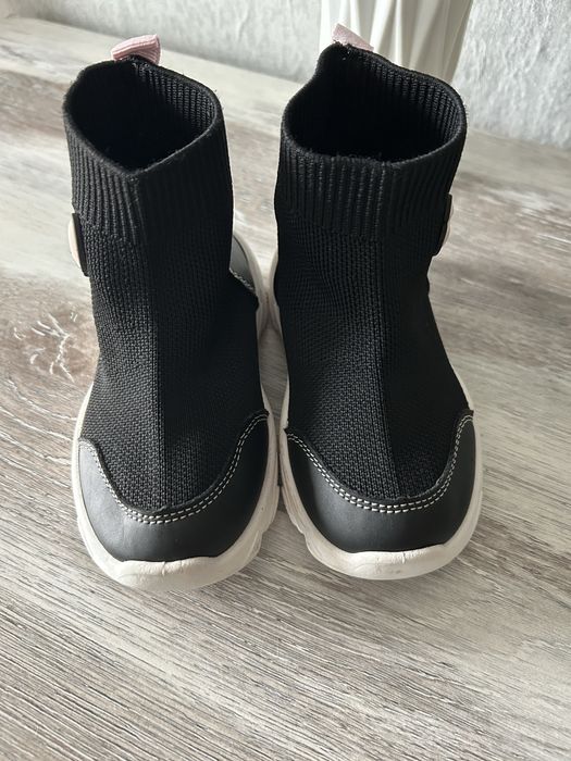 Кросівки доя дівчинки