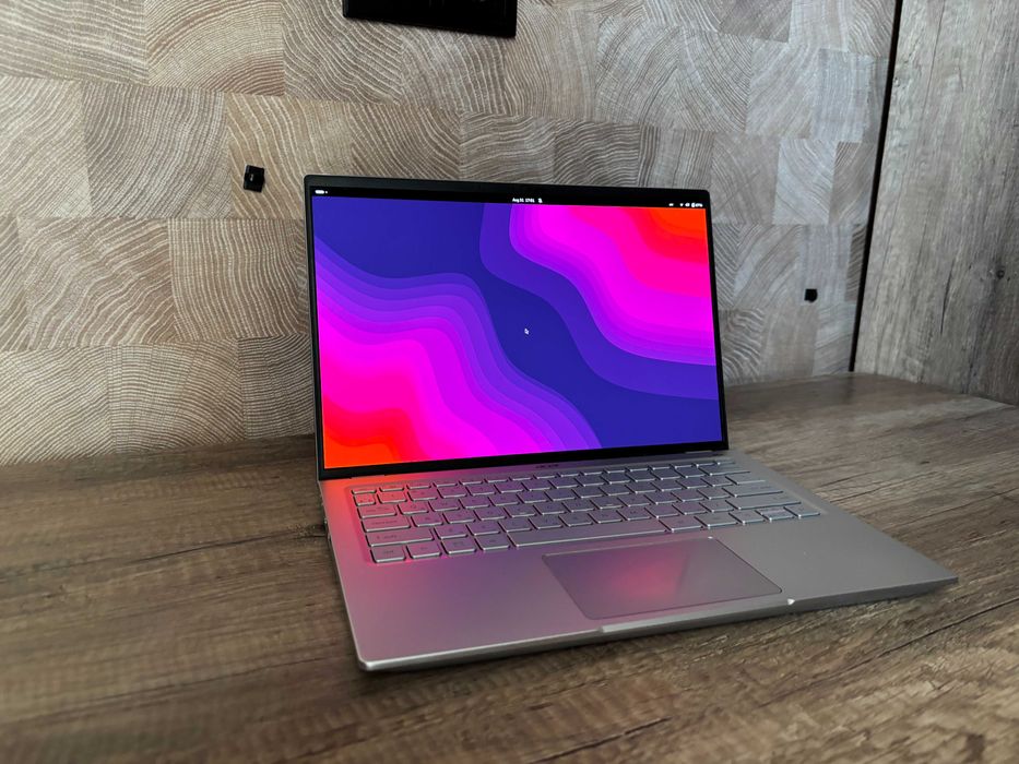 Acer Swift 3 OLED SF314-71 | 14" OLED | Core i5 | 8GB RAM | 1TB SSD