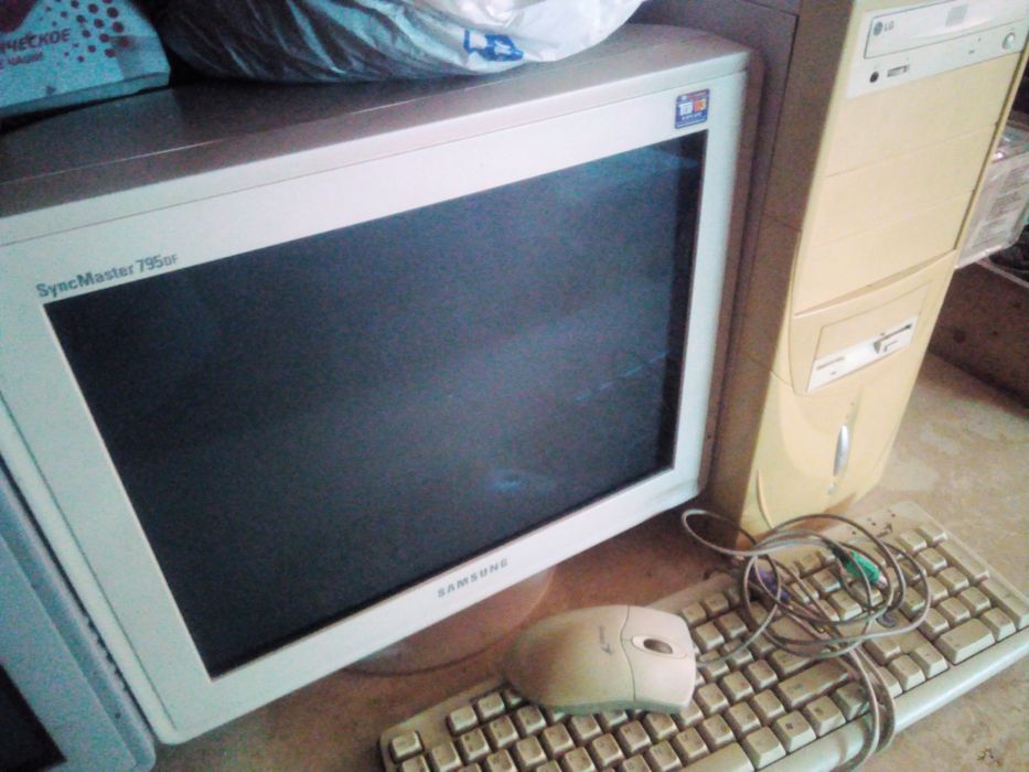 Старий компьютер с Windows XP