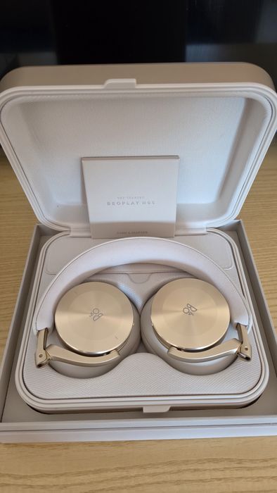 Fones Bang & Olufsen Beoplay H95
