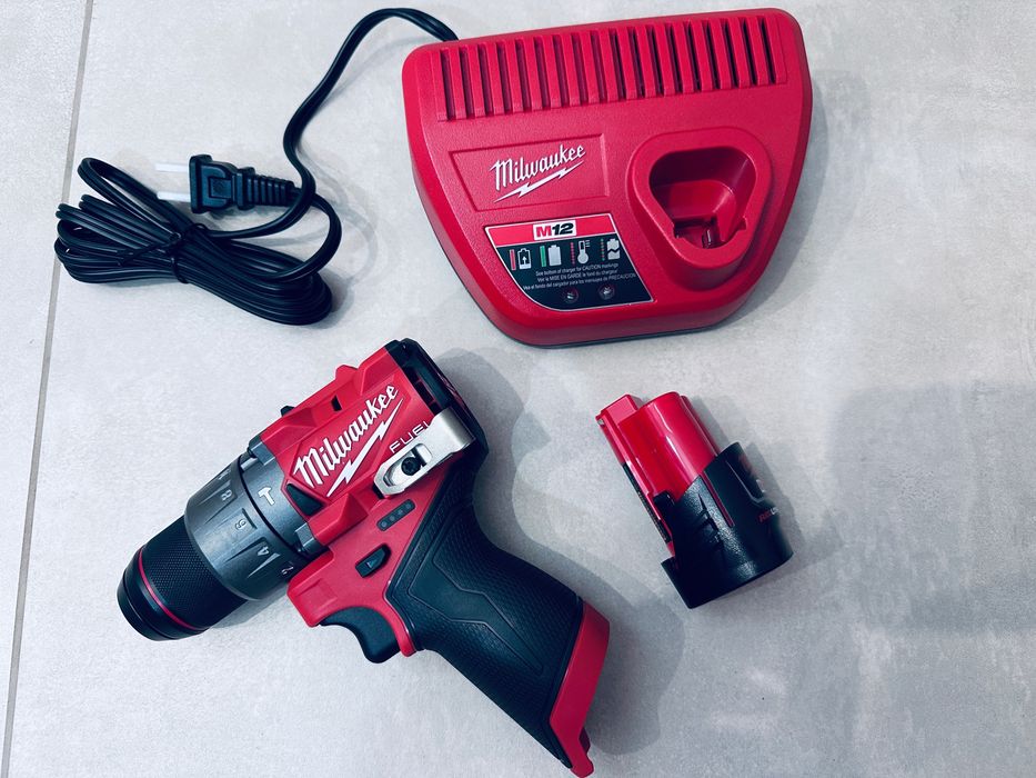 Дрель / шуруповерт Milwaukee 3404-20