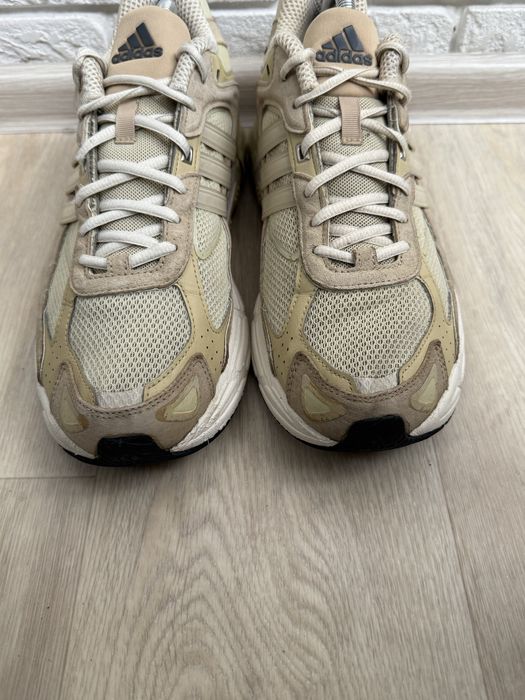 Кросівки Adidas Response CL