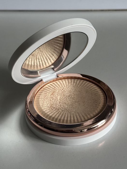 Anastasia Beverly Hills Glow Seeker Etheral rozświetlacz