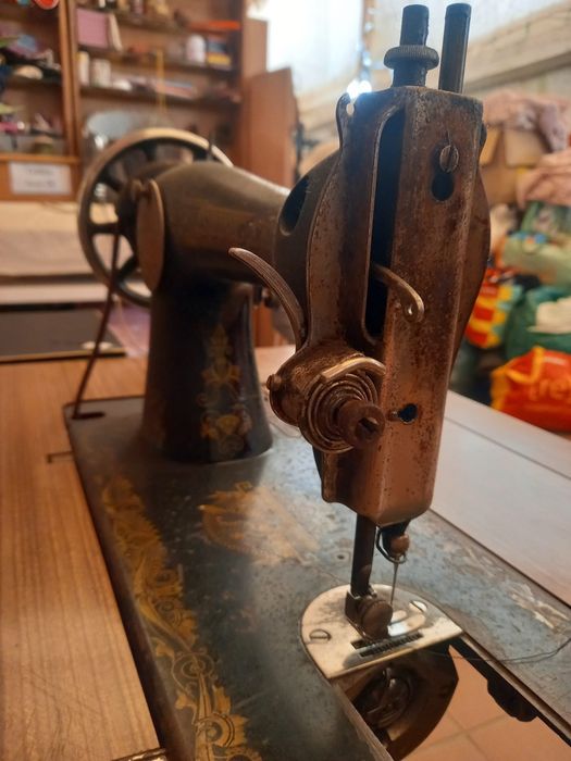 Maquina de costura antiga