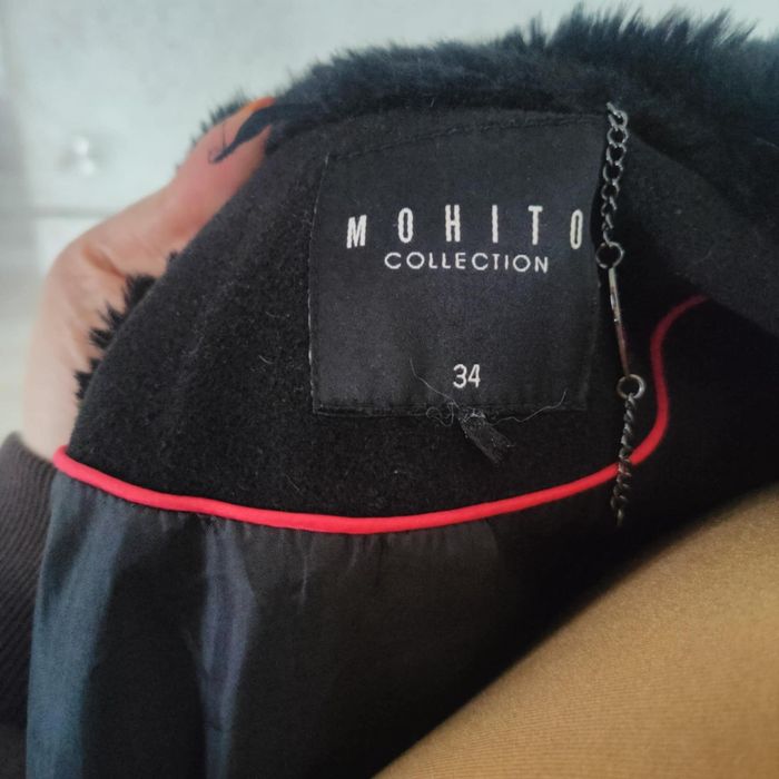 Krótki czarny płaszcz płaszczyk 34 mohito elegancki z futerkiem z kołn