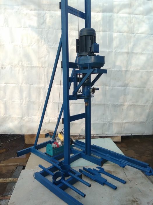 Малогабаритная буровая установка 4 кВт. Глубина до 120 м. Штанг на 50м
