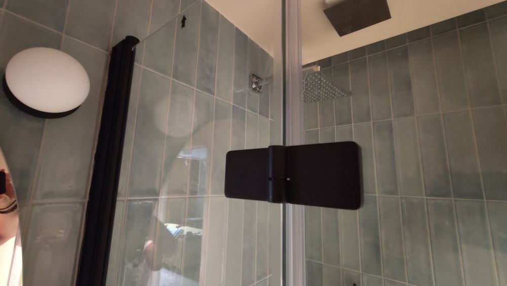 Kabina prysznicowa Bernstein 90x80,szklo 8mm z brodzikiem