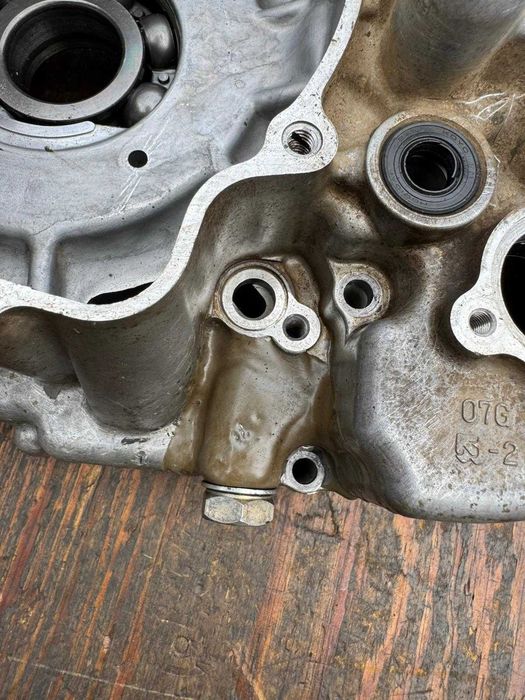 komplet karterow Suzuki LTZ 400 r 03-08 karter kartery lewy prawy blok