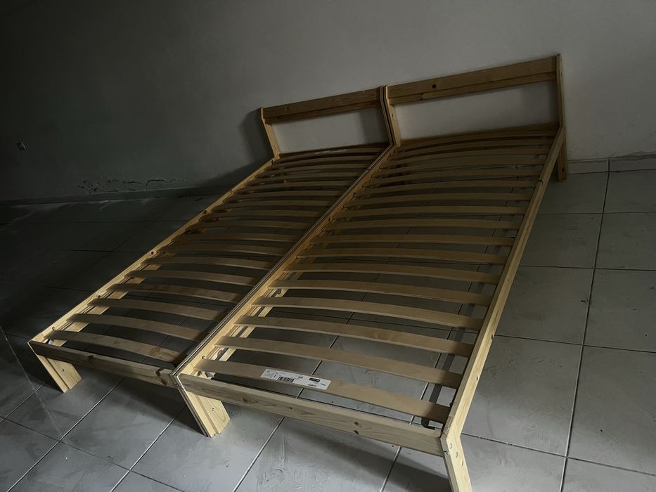 Camas solteiro impecaveis