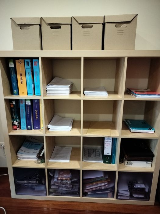 Estante IKEA madeira