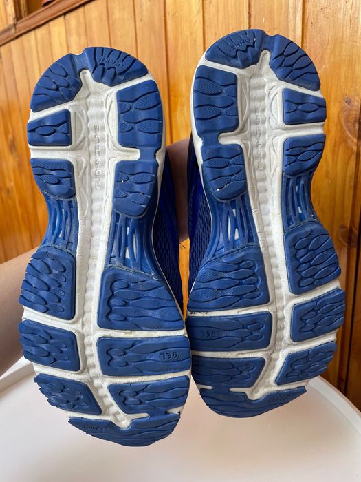 Кросівки ASICS Gel CUMULUS 39 розмір