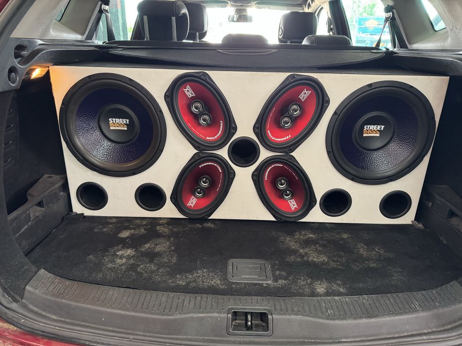 Sistema de som para carrinha.  Megane 3 2014