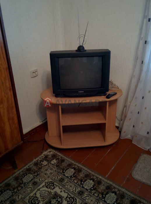 Продається 2 кімнатна Сталінка