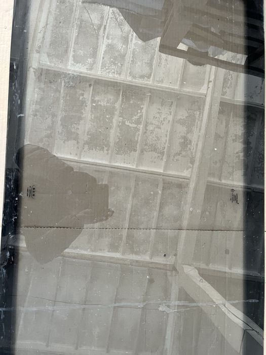 Скло автомобільне бокове