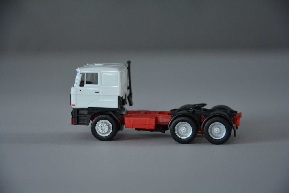1:87 (H0) Herpa 317399 - RABA 6x4 - biała
