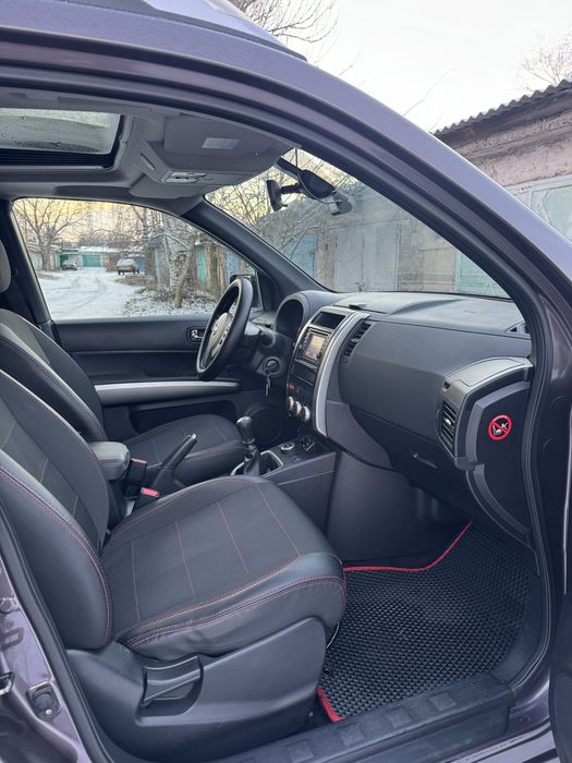 Nissan X-trail 2011 року