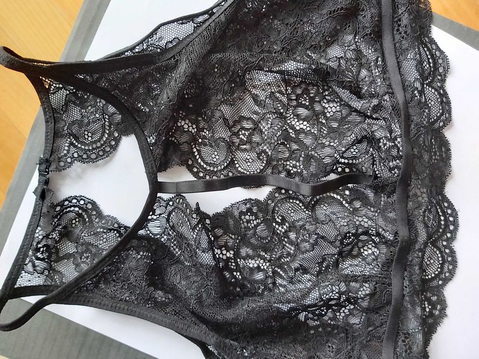 Śliczna braletka firmy Yas