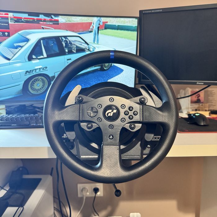 Kierownica baza Thrustmaster t300 sim racing pc ps4 Bardzo dobry stan force feedback