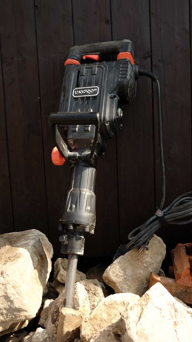 Оренда Прокат Аренда Мото бур Трамбовка Відбійник, Бетономішалка,