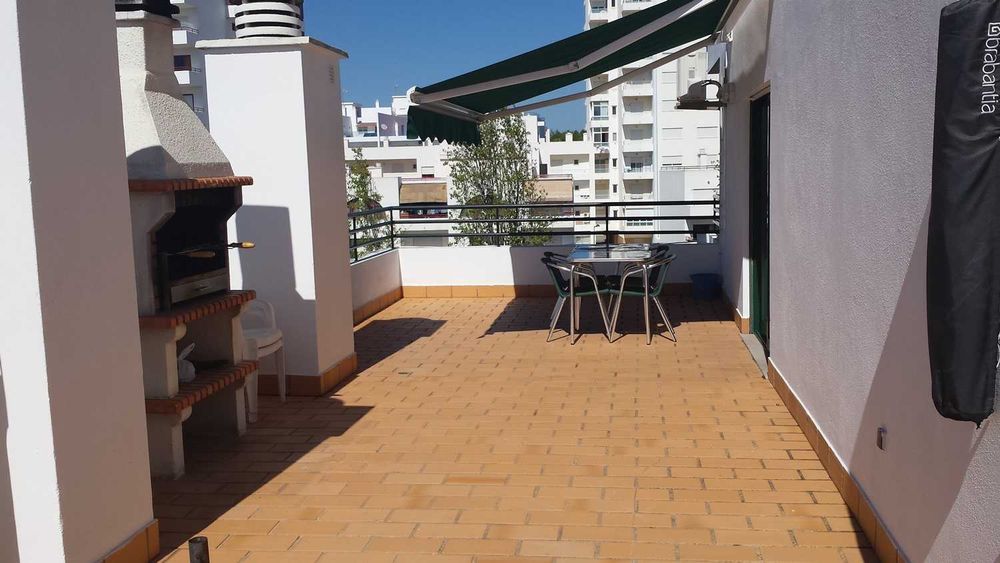 Algarve Quarteira, apartamento T-1 com piscina e churrasqueira, férias